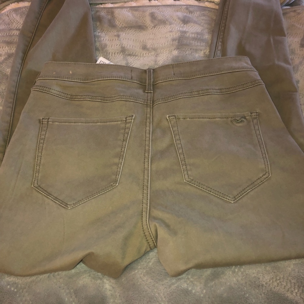Hollister Highrise Jean Legging..size 9 or 29